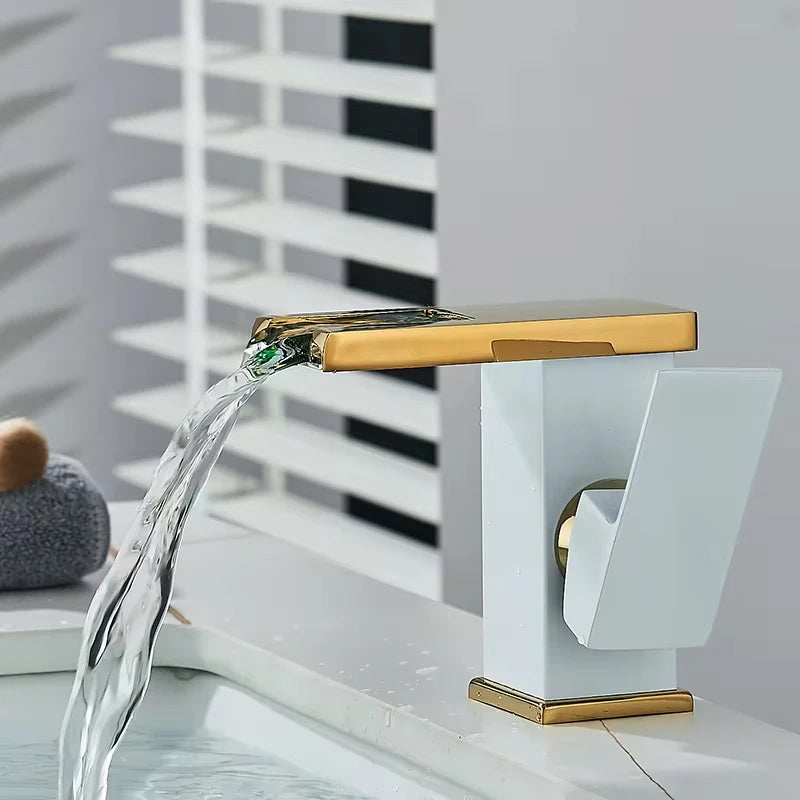 Mitigeur lavabo | Cascade LED
